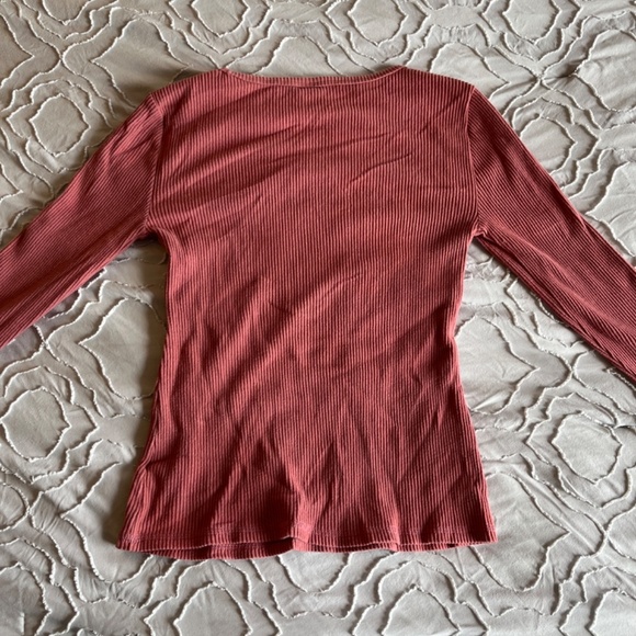 NWOT Old Navy Plush Long-sleeve Crew-neck Tshirt - Picture 4 of 4